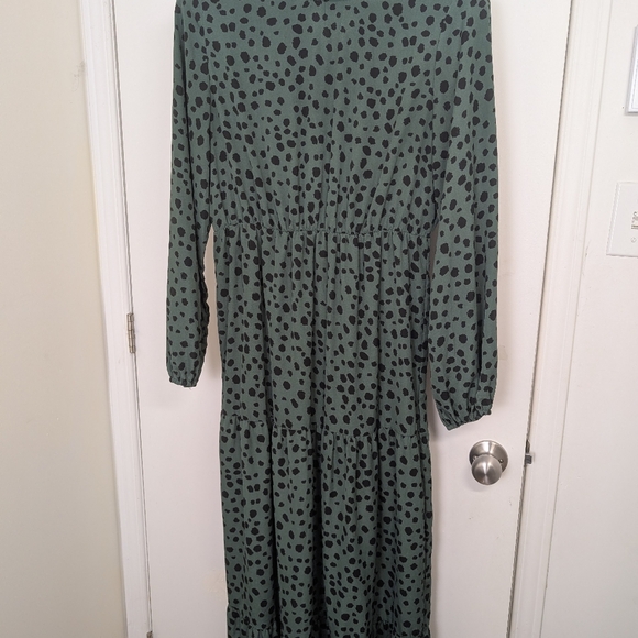 DEEP GREEN MAXI DRESS SIZE MEDIUM - Picture 3 of 5